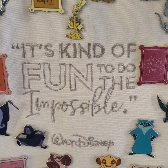 Disney Wisdom Pins Complete Set with Pennant - Picture 2 of 3